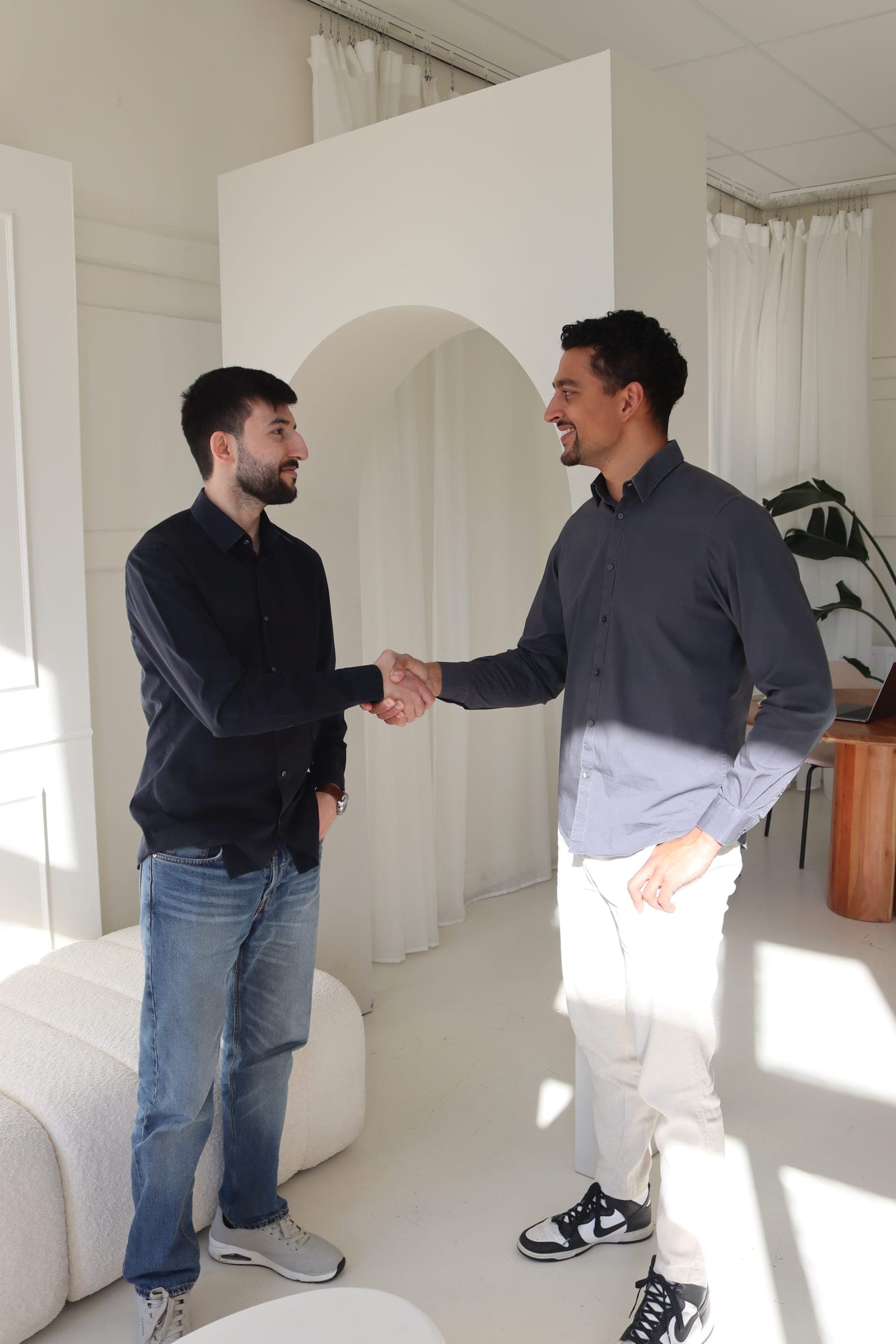 A handshake after a consultation at the We Got It Marketing office